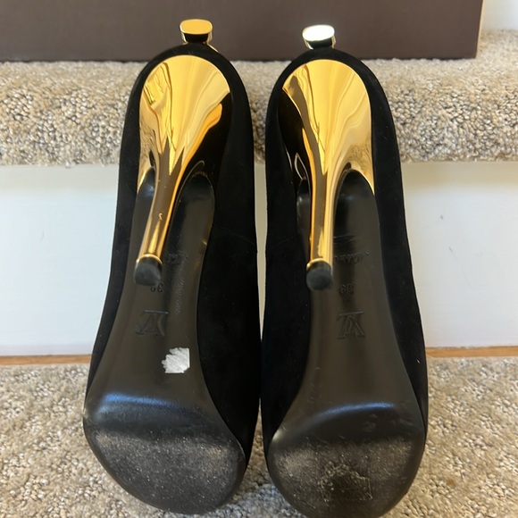Louis Vuitton Black Suede Platform Heel with Key/Lock - Picture 5 of 8